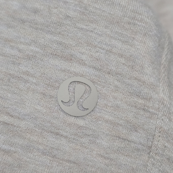 Lululemon Tan Women's Sweater With Kangaroo Pocket And Hoodie Size M/L - Picture 2 of 4